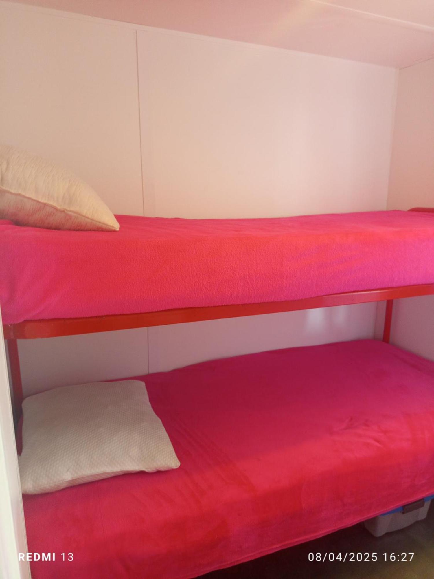 Vacances Familiales Dans Camping Avec Piscine Fréjus Cameră foto